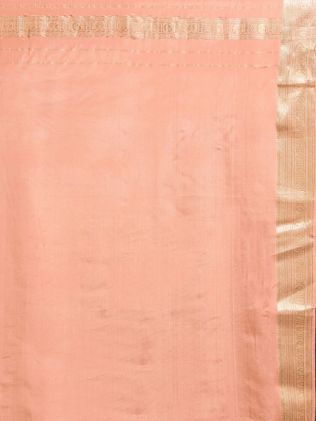 Close up of soft peach pallu with horizontal gold zari rectangular block and temple motif bands and narrow geometric border